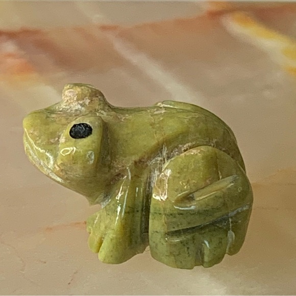 Vintage Hand Carved Frog Figurine Mini Southwest Stone Animal Fetish Serpentine - Picture 9 of 15